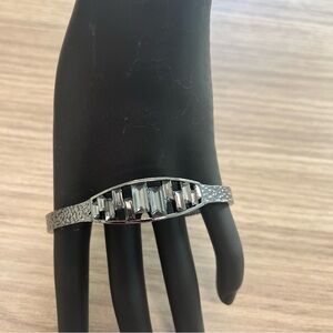 Elegant Silver-Tone Geometric Ring